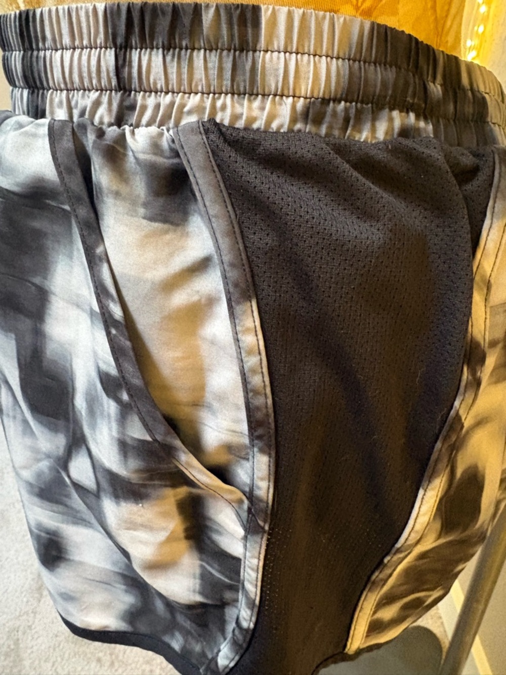 Under Armor Shorts - Picture 2 of 3